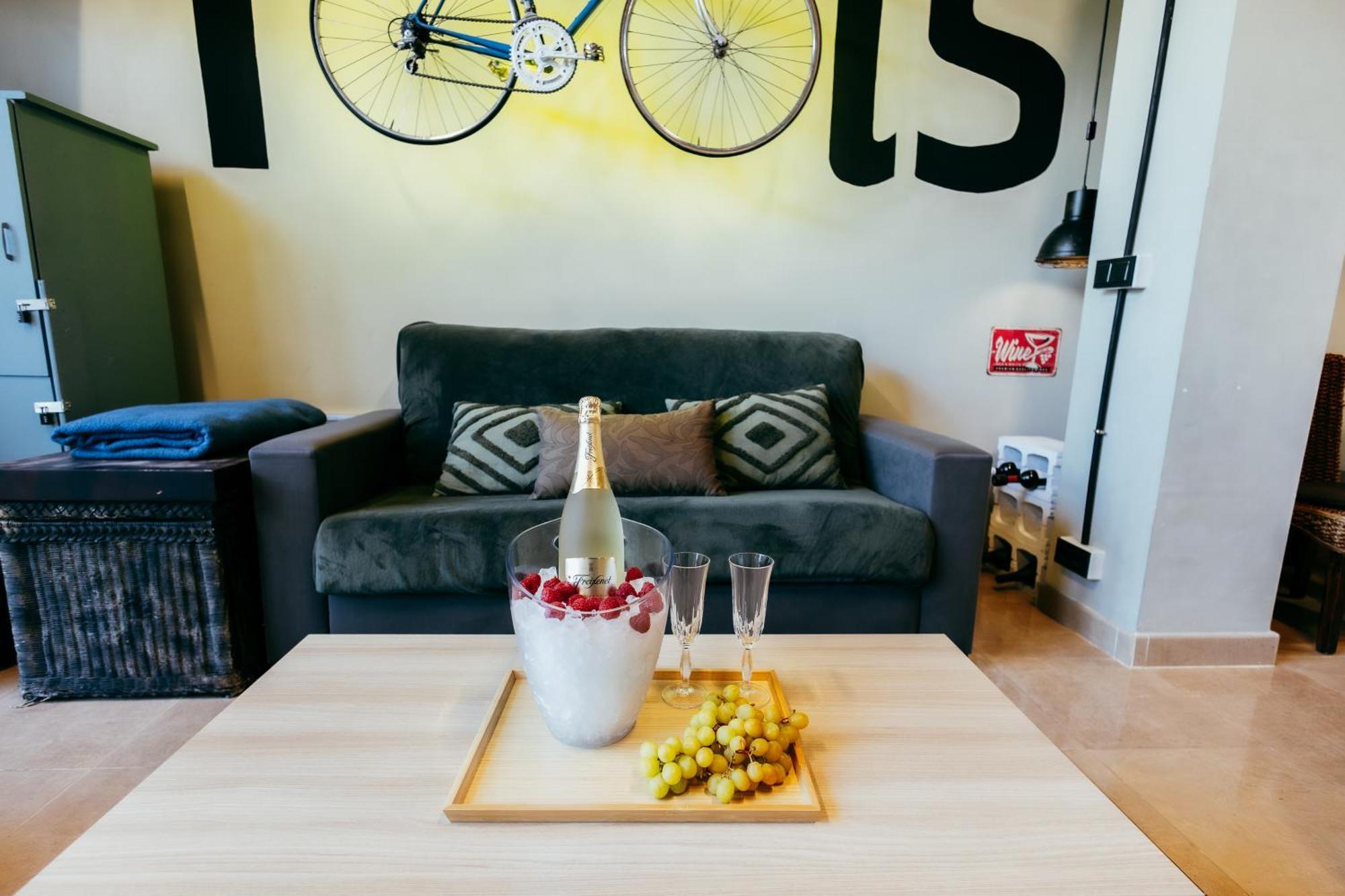 Apartment Ruzafa Roots, 12 Min To Centre, Smart Tv, Wine Valencia Bagian luar foto